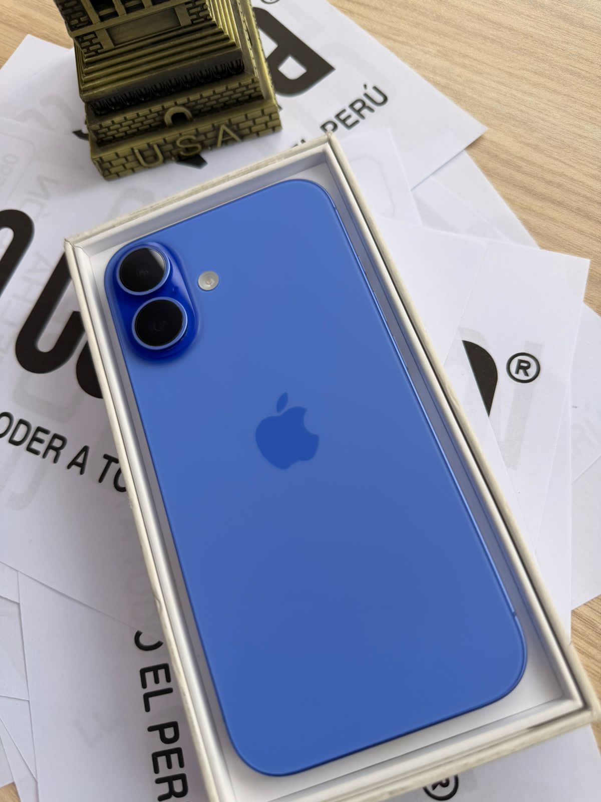 iPhone 16 — Ultramar